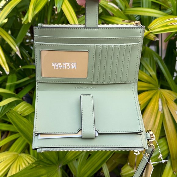 Michael Kors Jet Set Large Double Zip Phone Wallet Graphic Logo MK Light Sage - Picture 3 of 10